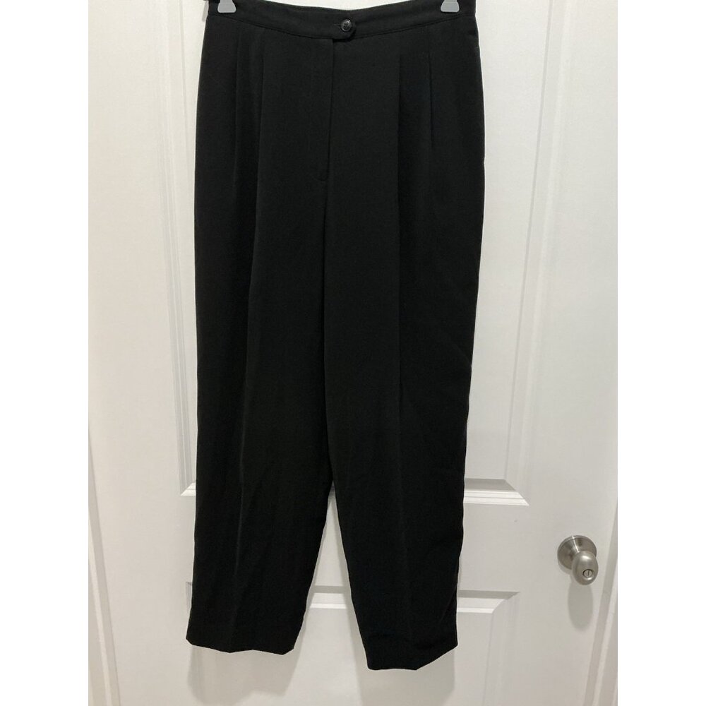 Kasper Pant Suit Size 10 Black Pleated Pant 3 Button Jacket Short Scarf Included - Picture 2 of 11